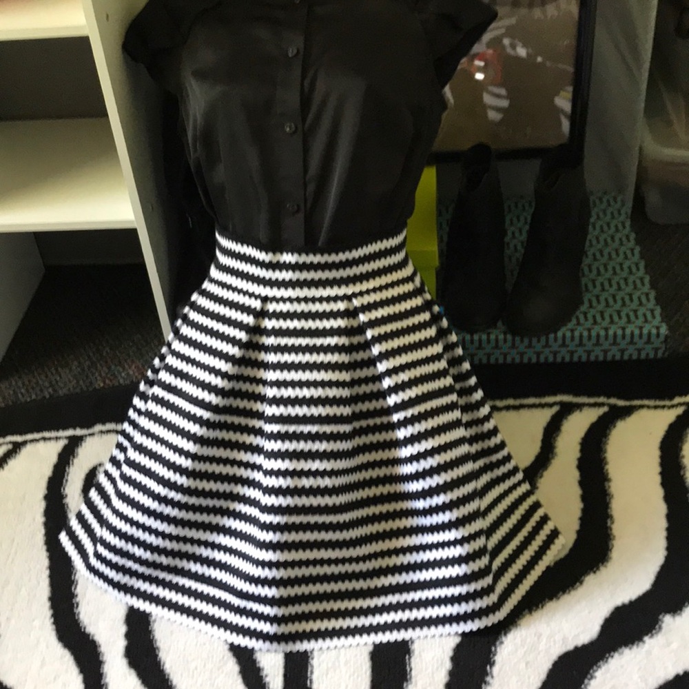•••SOLD••••EXPRESS mini skirt